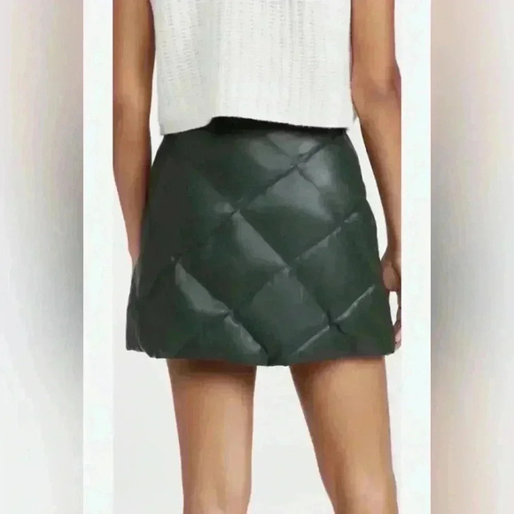 Staud Mini Skirt 6 Quilted Puff Faux Vegan Leather Green Snap Front Dice New S - Picture 4 of 8